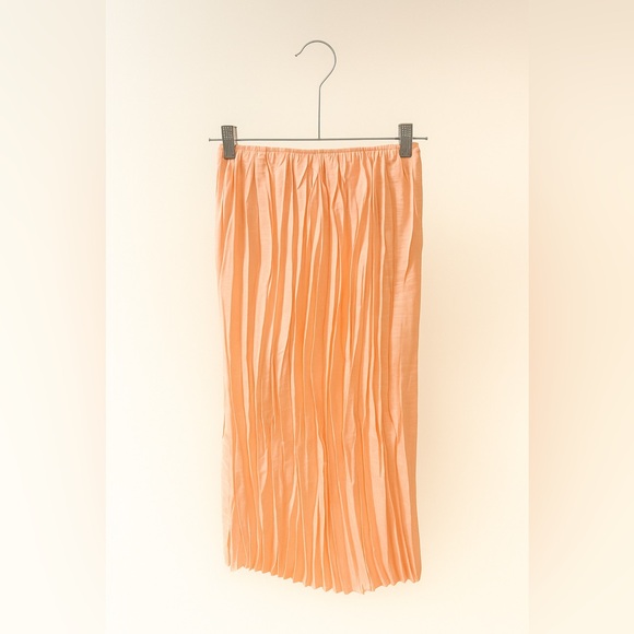 Forever 21 Asymmetrical Peach Skirt - Picture 1 of 3